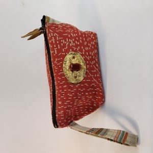 Clutch there is a small glue spot cant hardly see it but it is there